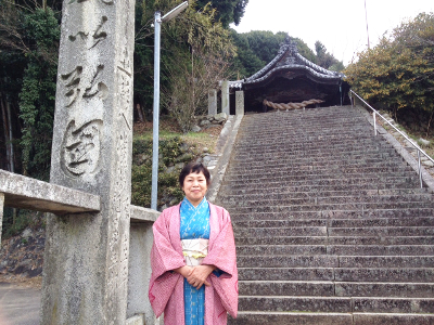 初詣する門田洋子